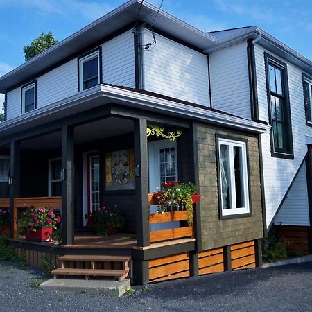 Cabano Gite Grand Moment Bed & Breakfast エクステリア 写真