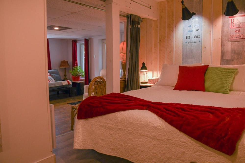 Cabano Gite Grand Moment Bed & Breakfast エクステリア 写真